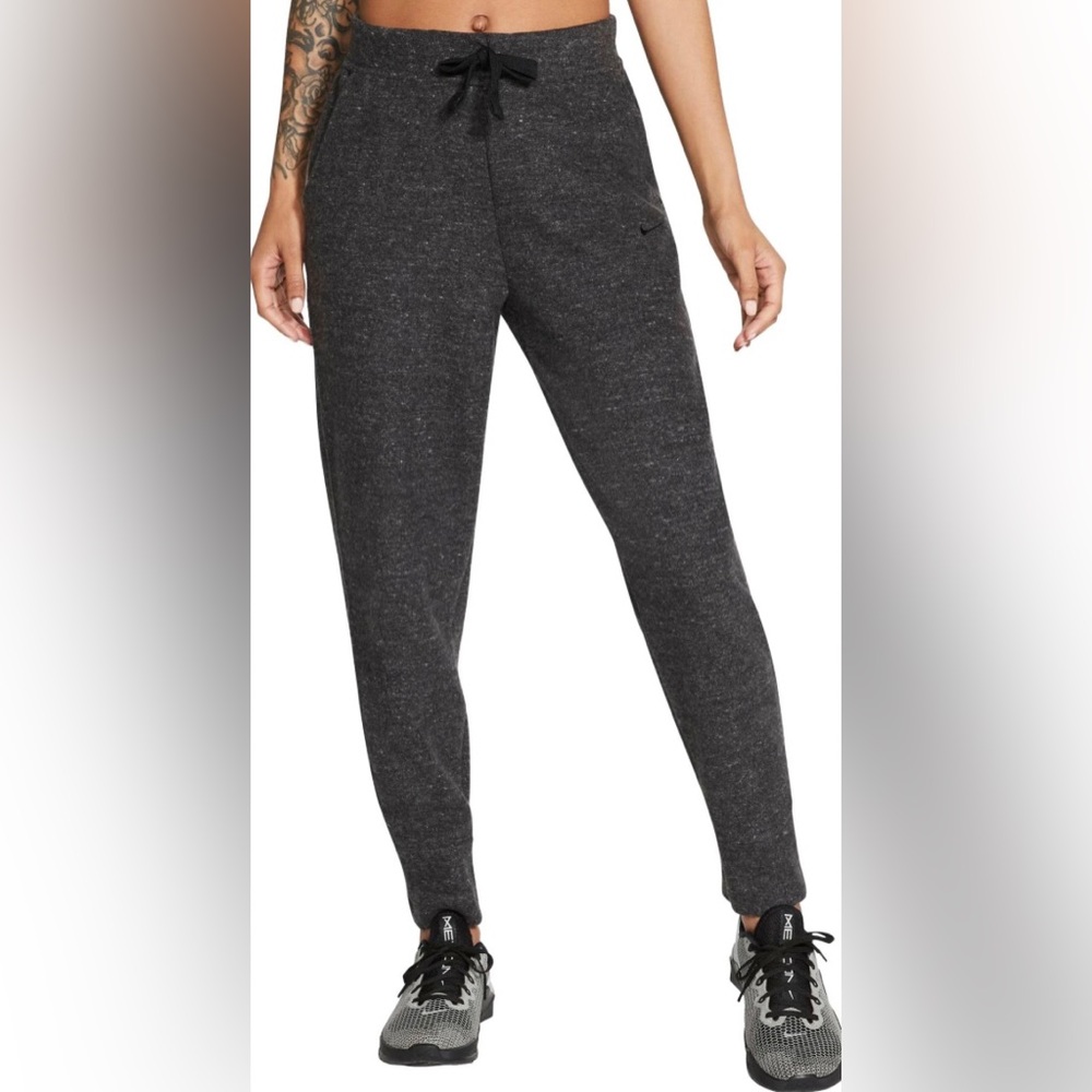 Women's Nike Fleece Tapered Training Pants in Charcoal Grey Size XS NWT